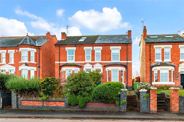 3 Bedroom Semi Detached House For Sale In Worcester, Worcestershire, WR2
