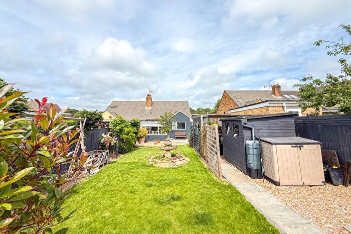 2 Bedroom Bungalow For Sale In Cresta Close, Polegate, BN26