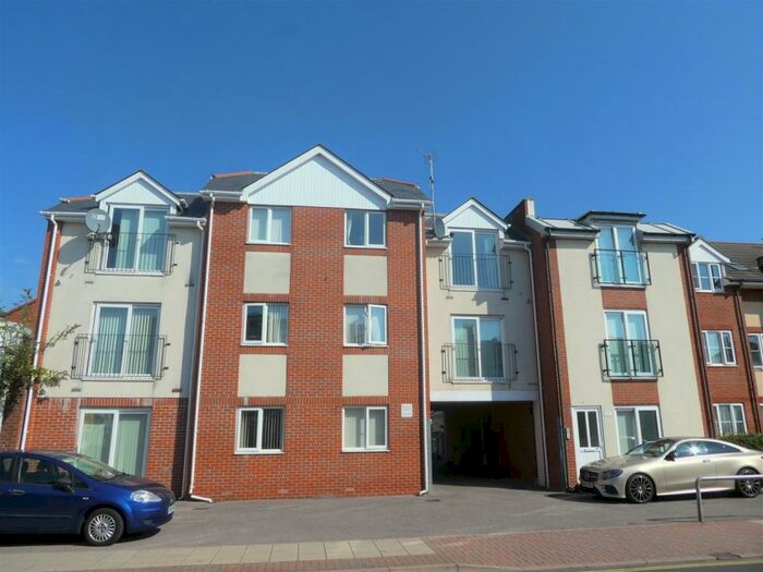 1 Bedroom Flat To Rent In Highland Road, Southsea, Hants, PO4