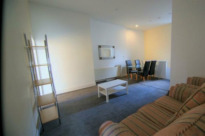 2 Bedroom Flat To Rent In Headingley Lane, Headingley, Leeds, LS6