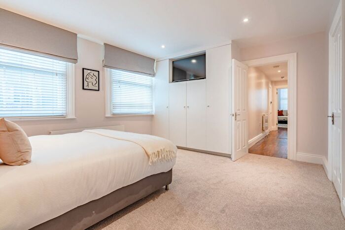 1 Bedroom Flat To Rent In Soho, W1D