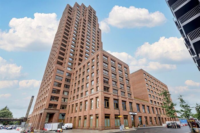 3 Bedroom Apartment To Rent In Vista Heights, SE15
