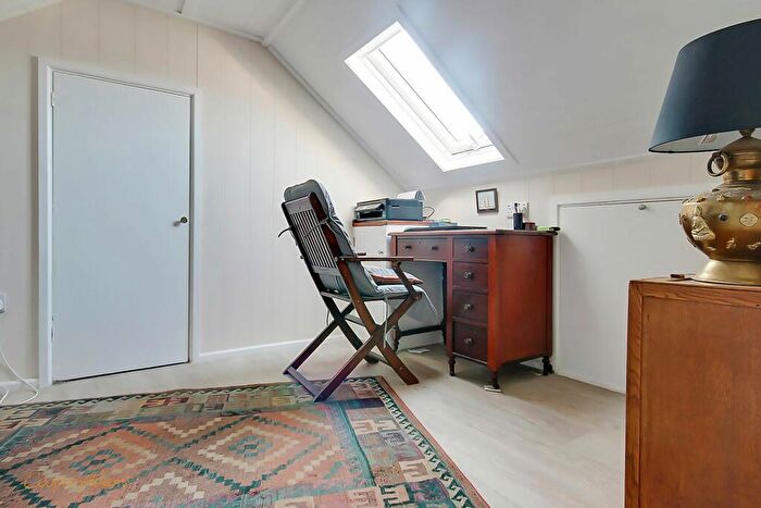 3 Bedroom Chalet For Sale In Mill Road Avenue, Angmering, BN16