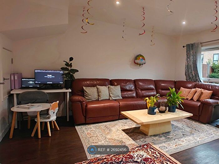 3 Bedroom Terraced House To Rent In Dowletts Road, Dagenham, RM8