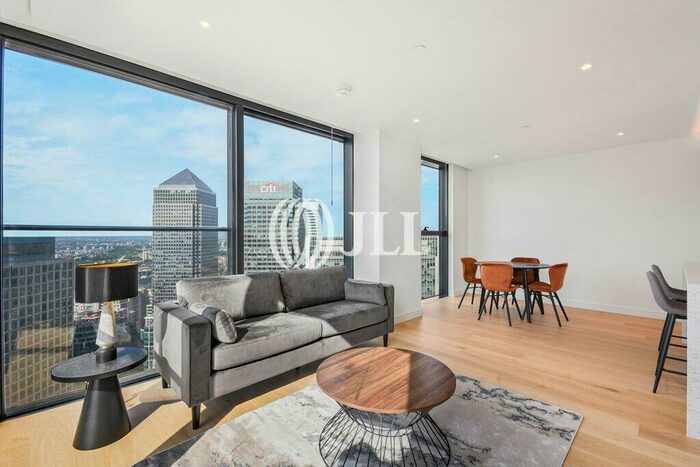 2 Bedroom Flat To Rent In South Quay Plaza, Canary Wharf, E14