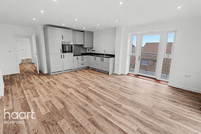 2 Bedroom Apartment To Rent In Orchid Avenue, Harold Hill, RM3