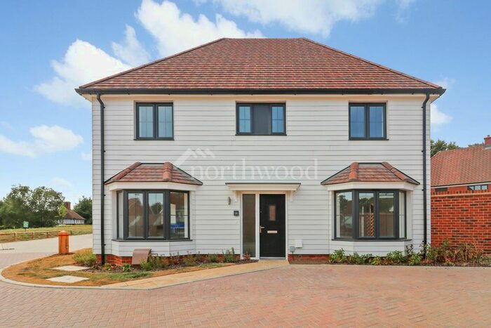 4 Bedroom Detached House To Rent In Mallow Road, Willesborough, Ashford, TN24