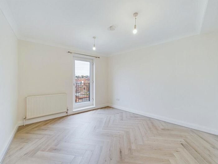 2 Bedroom Flat To Rent In Coombe Lane, London, SW20