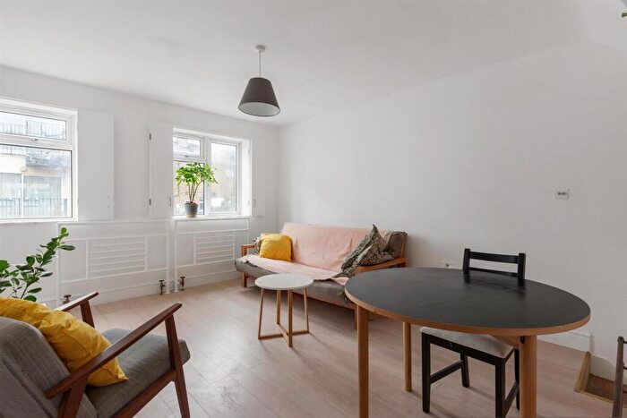 2 Bedroom End Of Terrace House For Sale In Rye Lane, SE15