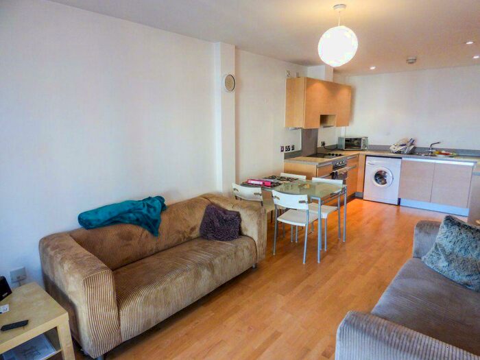 2 Bedroom Flat To Rent In Apt Dain Court, B29