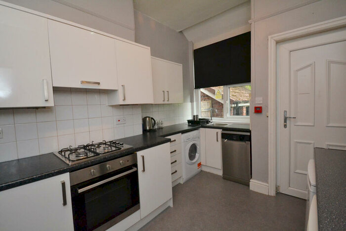 6 Bedroom Semi-Detached House To Rent In Birchfields Road, Fallowfield, Manchester, M13