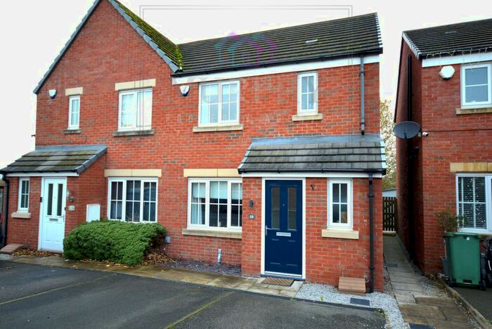 3 Bedroom Semi-Detached House For Sale In Holme Farm Way, Carleton, Pontefract, WF8