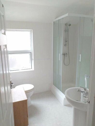 Flat To Rent In Willesden High Road, Willesden Green, NW10