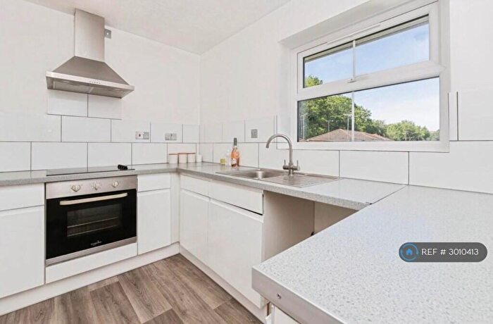 2 Bedroom Flat To Rent In St Annes Park, Bristol, BS4