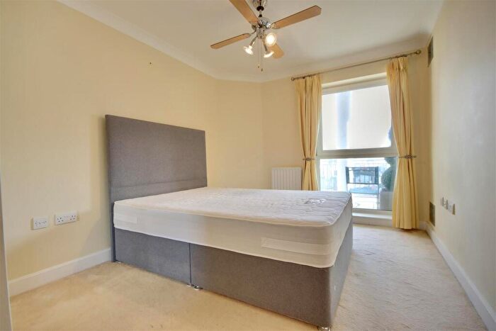 2 Bedroom Flat To Rent In Arethusa House, Gunwharf Quays, Portsmouth, PO1