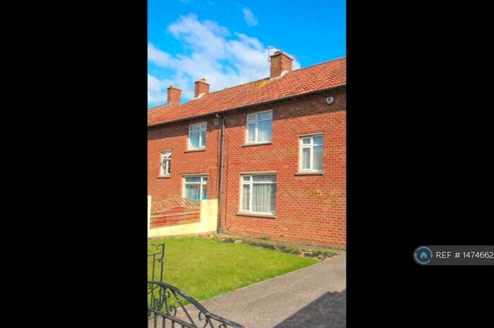 2 Bedroom Semi-Detached House To Rent In Ambleside Avenue, Bristol, BS10