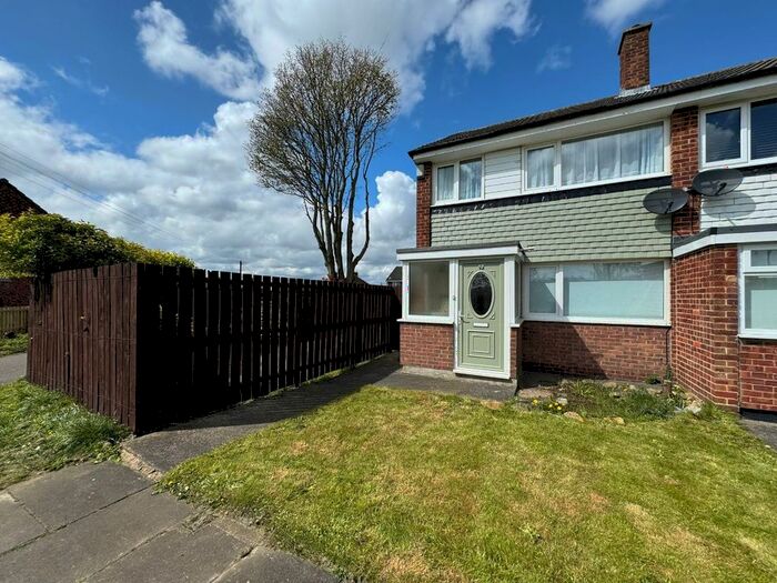 3 Bedroom End Of Terrace House To Rent In Meadow Close, Houghton Le Spring, DH5