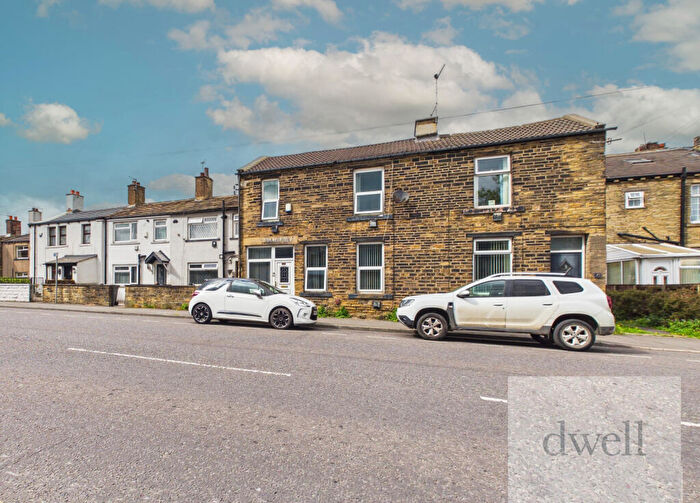 3 Bedroom Terraced House For Sale In Cutler Heights Lane, Bradford, BD4