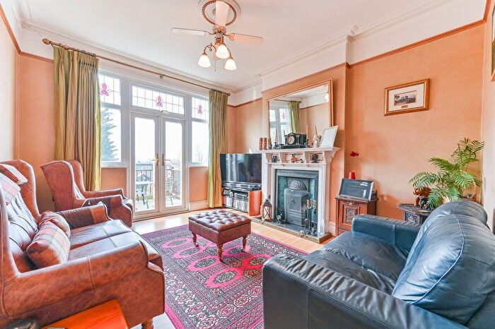 4 Bedroom Semi-detached House For Sale In Mayfield Road, Sanderstead, South Croydon, CR2