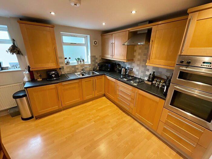 2 Bedroom Apartment To Rent In Wilmslow Road, Didsbury, M20