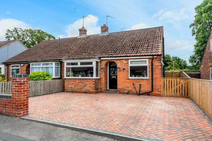 2 Bedroom Bungalow To Rent In Maple Grove, Fulford, York, YO10