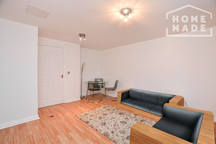 2 Bedroom Flat To Rent In Symphony Close, Edgware, HA8