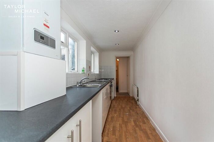 1 Bedroom Flat To Rent In Pavilion Parade, Brighton, BN2