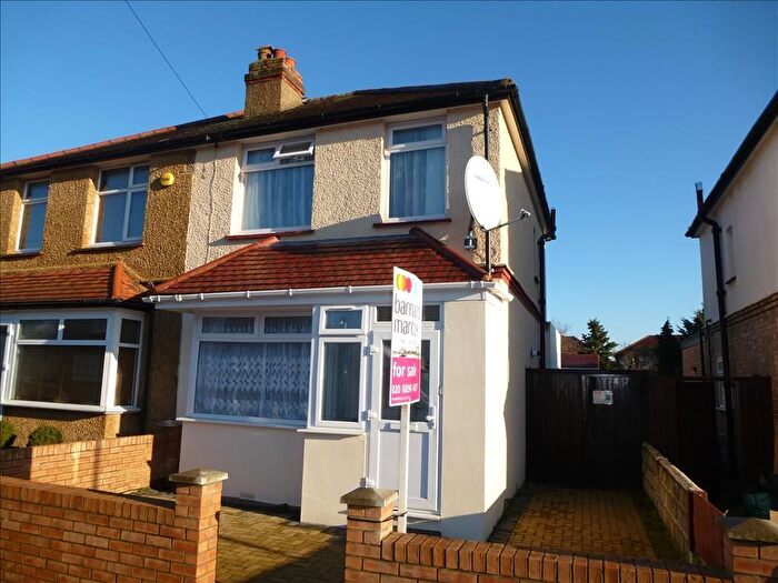 3 Bedroom Semi Detached House To Rent In Feltham, TW14