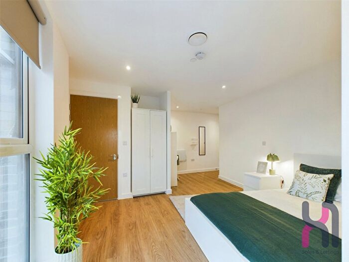 1 Bedroom Flat To Rent In Cheltenham Place, Frederick Road, Salford, M6