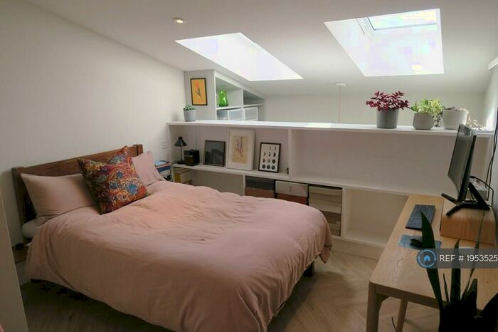 1 Bedroom Terraced House To Rent In Church Lane, London, N2