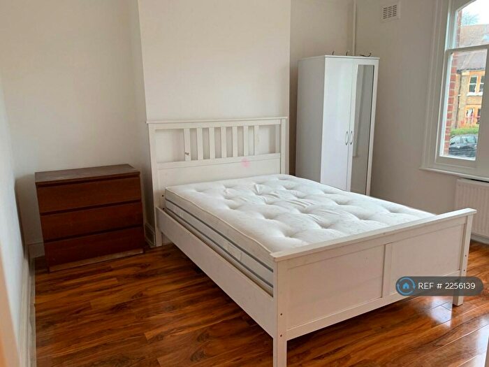 2 Bedroom Flat To Rent In Adelaide Avenue, Brockley, SE4