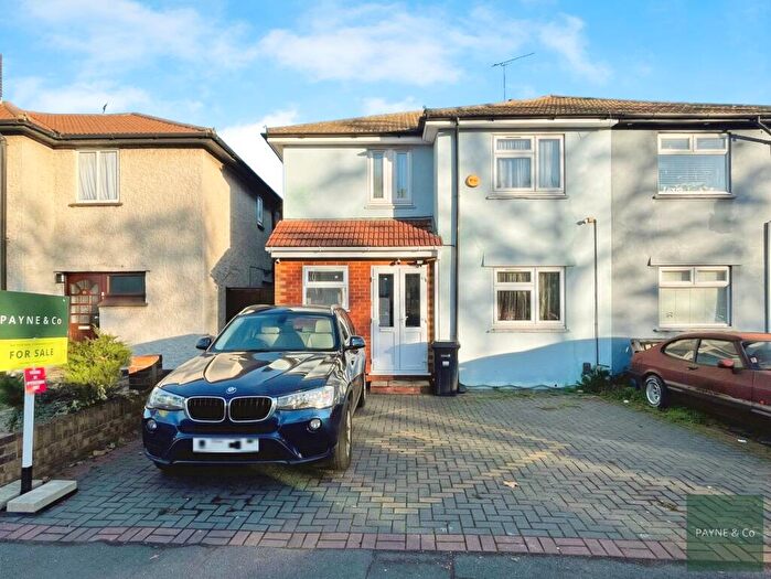 3 Bedroom Semi Detached House For Sale In Ley Street, Ilford, IG2