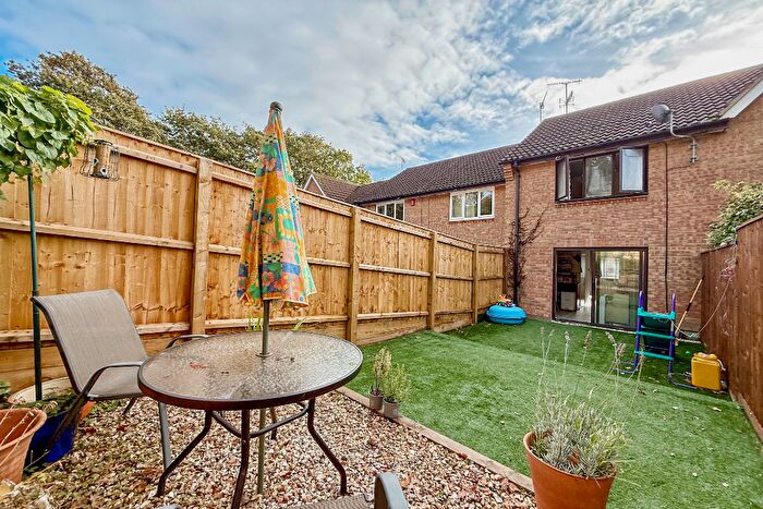 2 Bedroom Terraced House For Sale In Doulton Gardens, Whitecliff, BH14