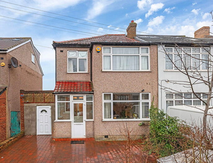 3 Bedroom Semi Detached House For Sale In Hazelwood Avenue, Morden, SM4