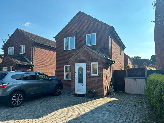 3 Bedroom Detached House For Sale In Samuel Place, Corby, Northamptonshire, NN17