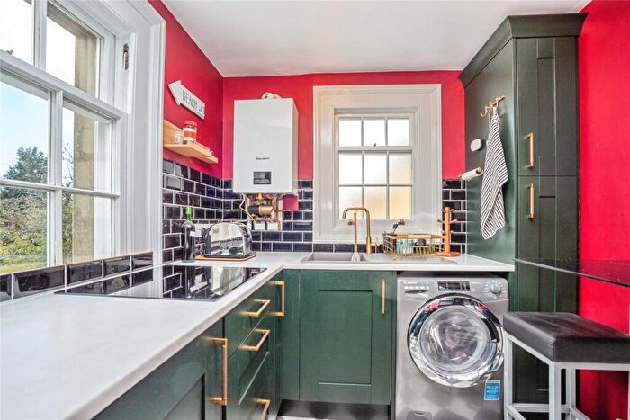 1 Bedroom Apartment To Rent In London Road, Cheltenham, Gloucestershire, GL52