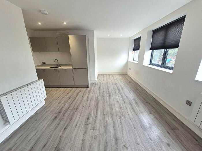 1 Bedroom Flat To Rent In Newland House, - Hagley Road, Birmingham, B16