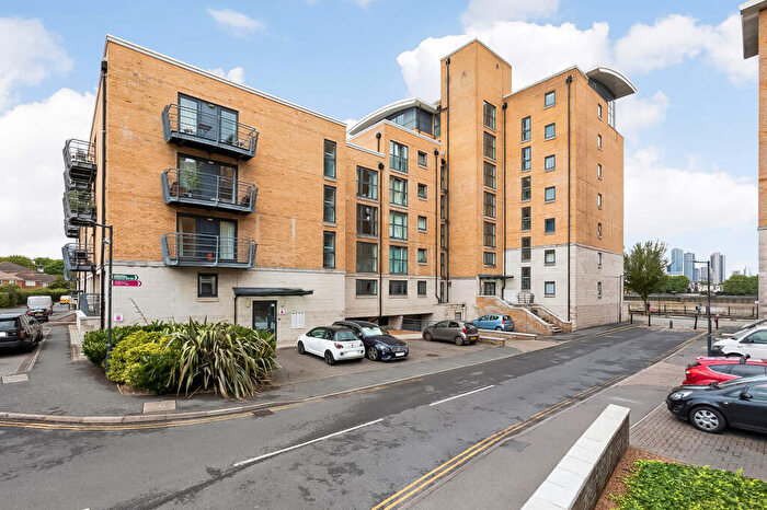 2 Bedroom Apartment To Rent In Thistley Court, Glaisher Street, London, SE8