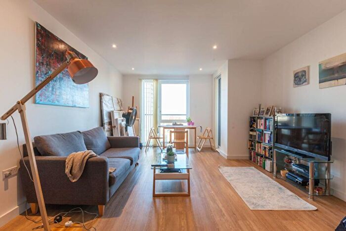 1 Bedroom Flat To Rent In Plough Way, Canada Water, London, SE16