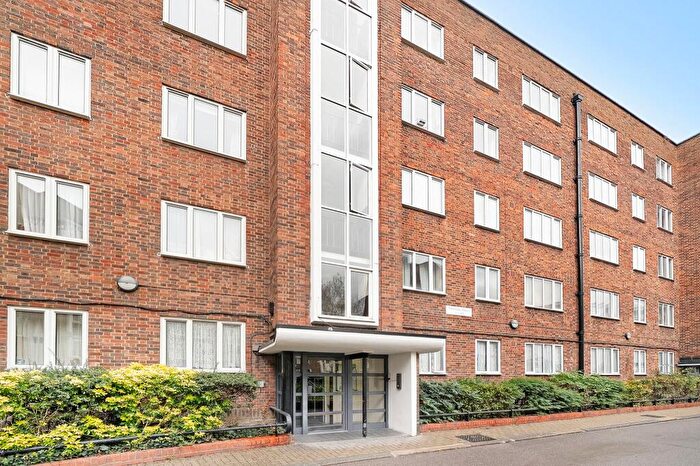 3 Bedroom Flat For Sale In Thoresby House Stoke Newington Church Street, N16