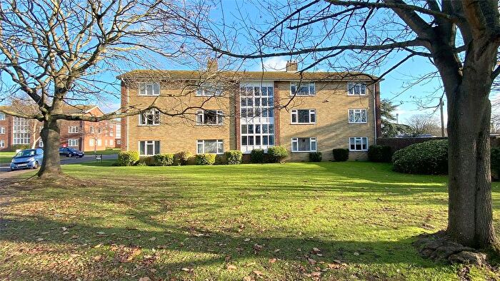 2 Bedroom Flat For Sale In Meadway Court, Kingston Lane, Southwick, West Sussex, BN42