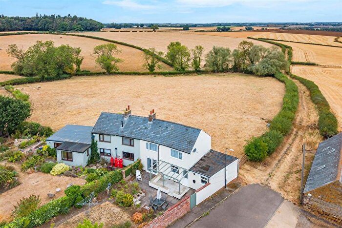 3 Bedroom Semi Detached House For Sale In - Bridle Way, Cransley, NN14