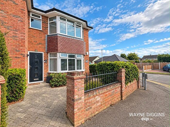 2 Bedroom Maisonette For Sale In Sadlers Mead, , Clare Road, Benfleet, SS7