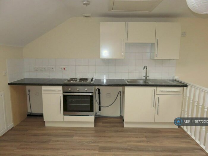 2 Bedroom Flat To Rent In Powell House, Bury, BL9