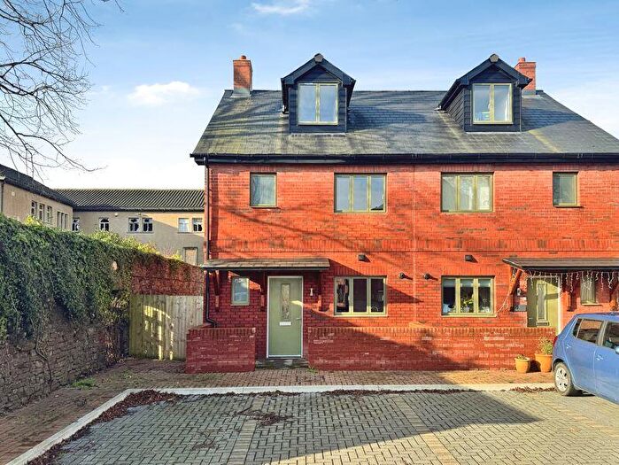 3 Bedroom Semi Detached House To Rent In Mulberry Close, Abergavenny., NP7