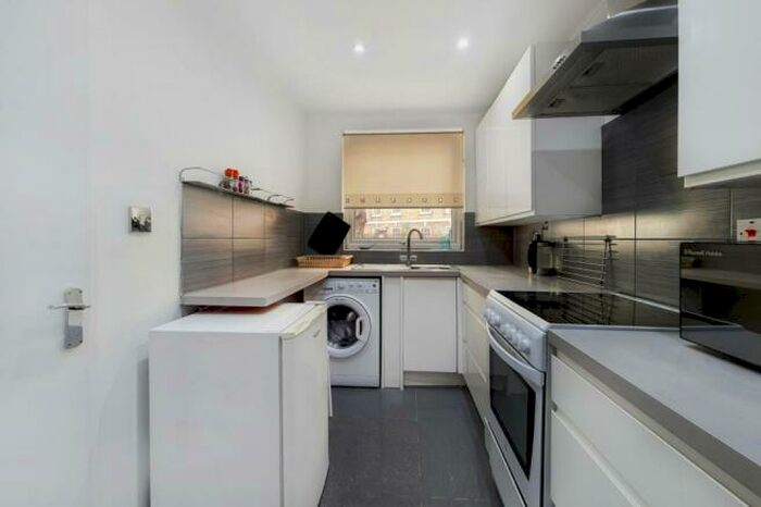 3 Bedroom End Of Terrace House To Rent In Watergate Street, Deptford, London, SE8