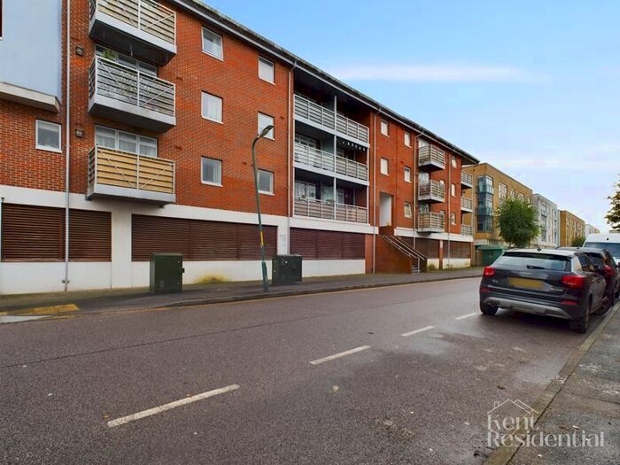 1 Bedroom Flat To Rent In Kingfisher Meadow, Maidstone, ME16