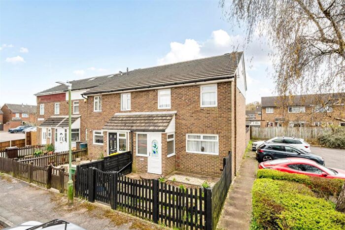 2 Bedroom End Of Terrace House For Sale In Selbourne Walk, Maidstone, ME15
