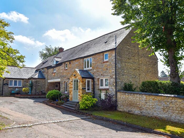 3 Bedroom Semi-Detached House For Sale In High Street North, Tiffield, NN12