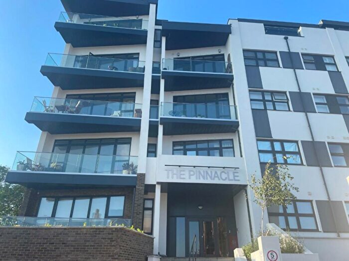 3 Bedroom Apartment To Rent In School Road, Hove, BN3